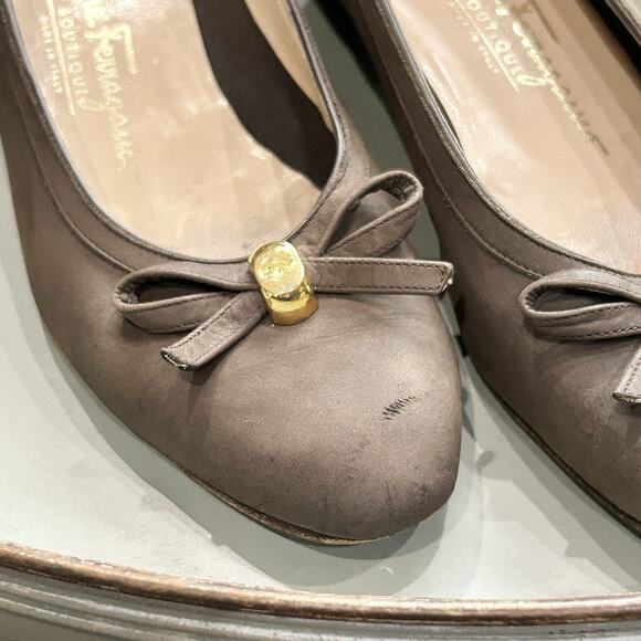VTG Salvatore Ferragamo Boutique Women's Size 8.5 Leather Slip On Bow Almond Toe - Picture 3 of 12